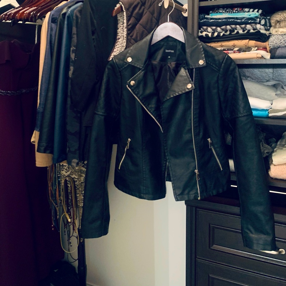 Boohoo women’s leather jacket ✨🖤